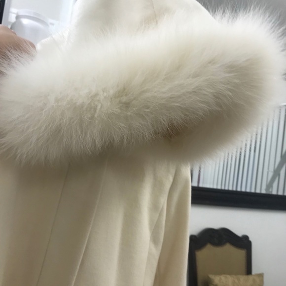 coat - Picture 2 of 10